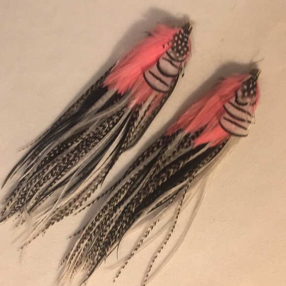 Accessories - Grizzly thick feather earrings 12 inches long